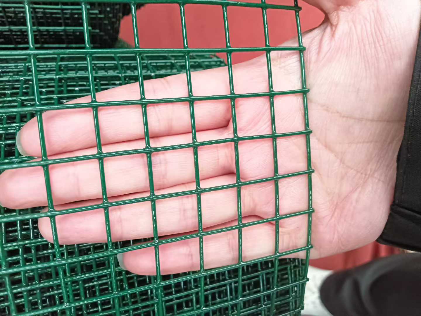 how to weld wire mesh to frame